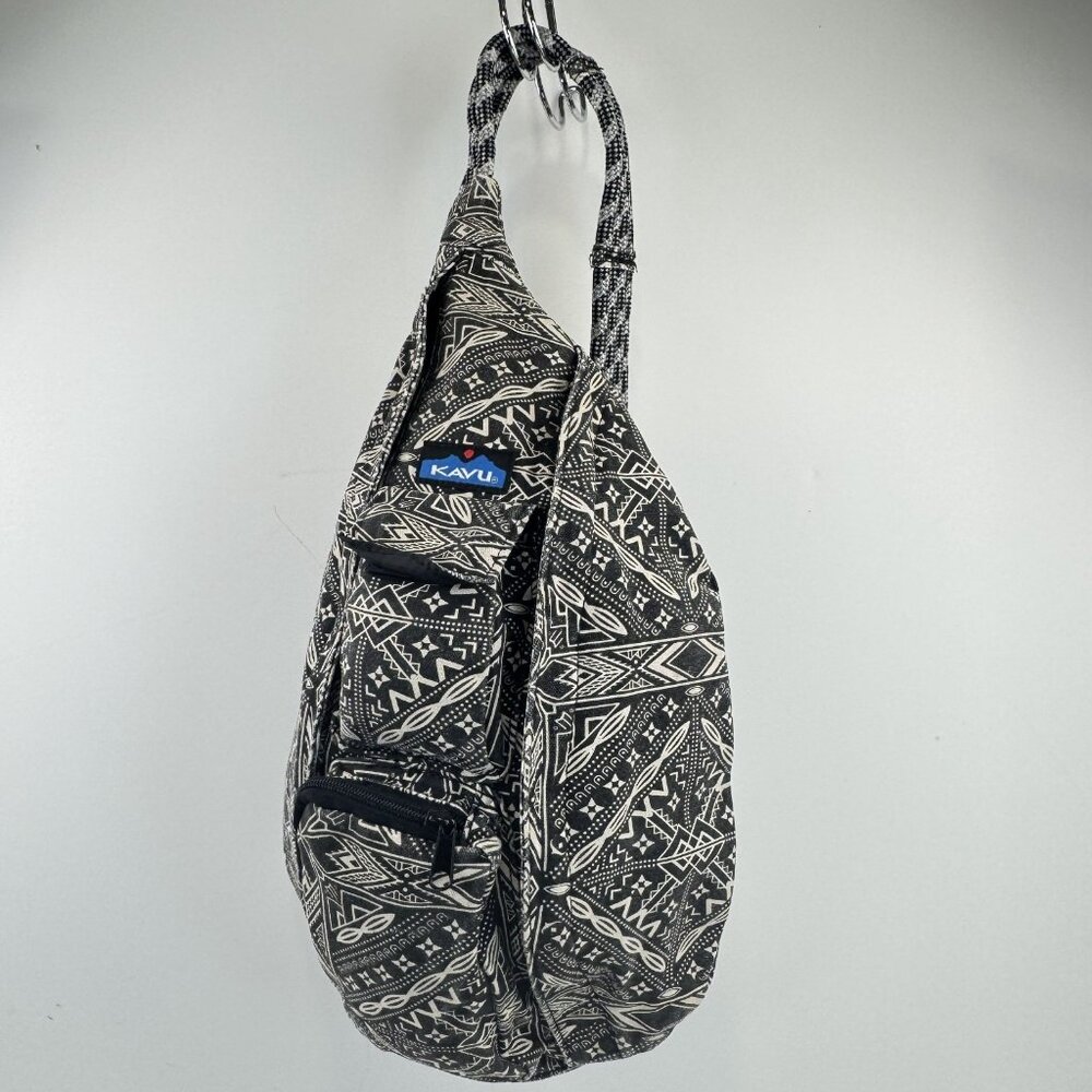 Kavu Geometric Rope Sling Bag Crossbody Purse Backpack Black White Tribal Hiking - Picture 2 of 15